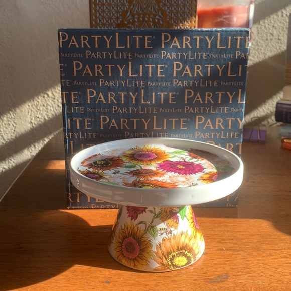 Fall theme. Partly lite Autumn Tapestry pedestal jar candle holder.New in boxes - Picture 4 of 10